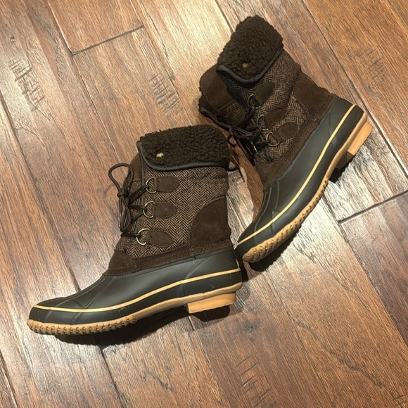 Size 10 Women's Brown Winter Boots - Picture 10 of 12